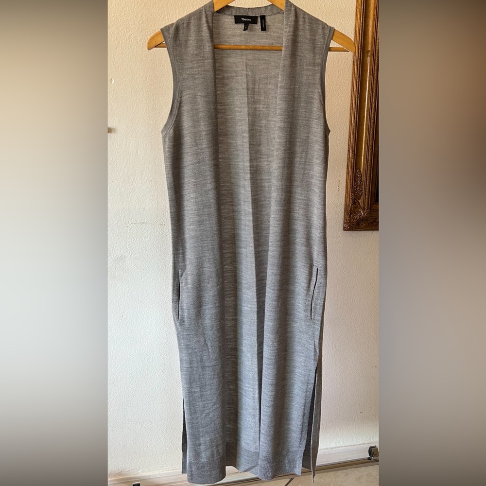 Theory Sleeveless Cardigan with pockets